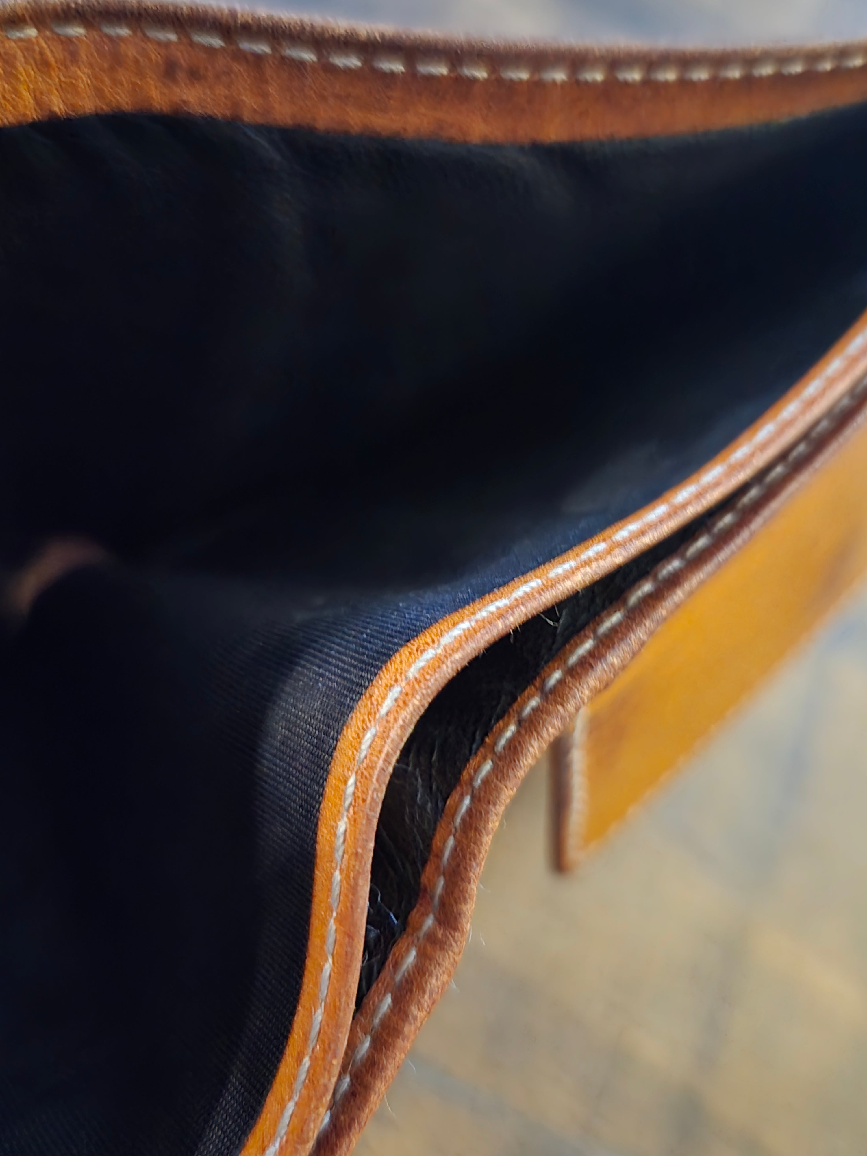 Gucci Wallet Mermaid Tattoo Super Rare Tan Leather Bifold Mens Vintage 2009