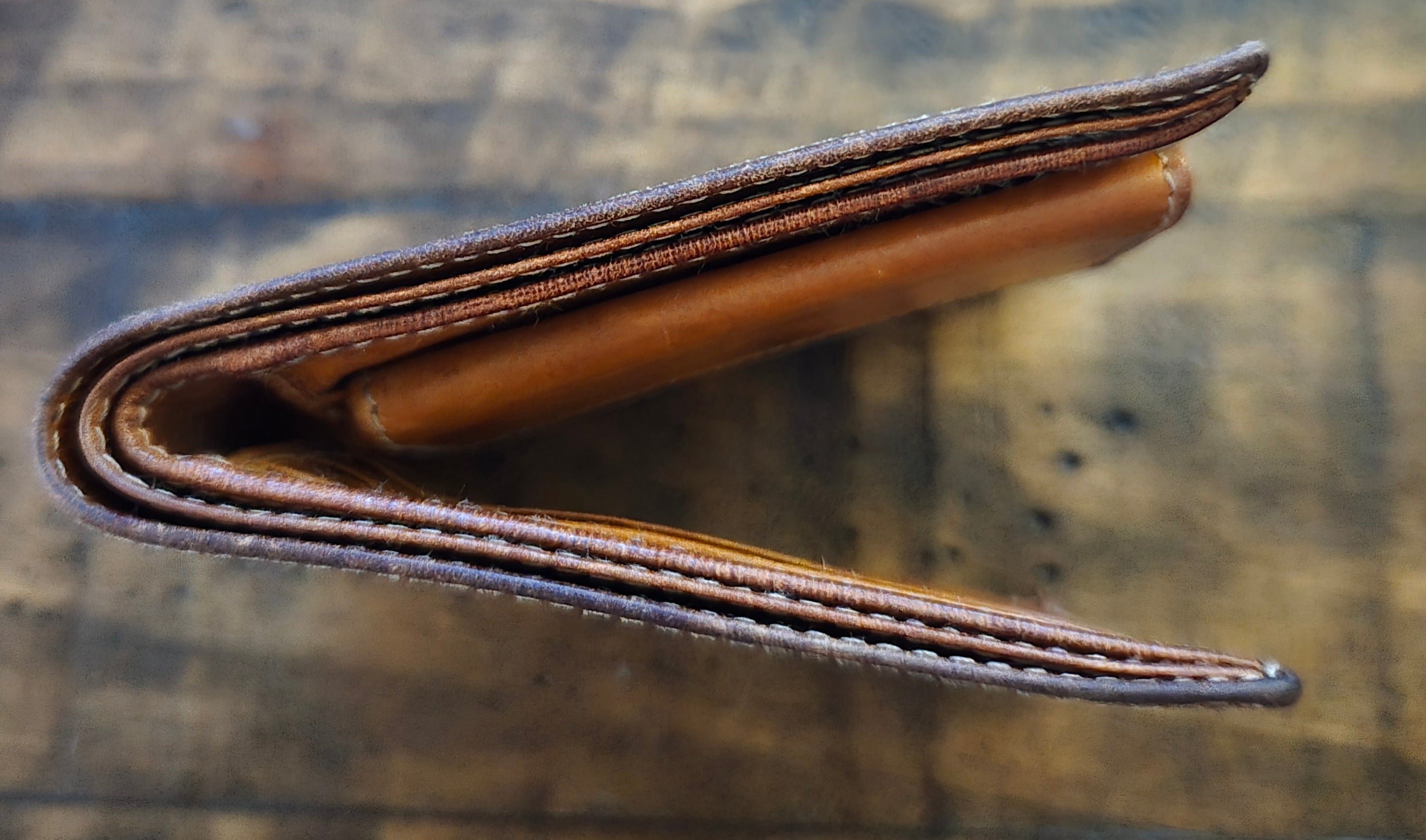 Gucci Wallet Mermaid Tattoo Super Rare Tan Leather Bifold Mens Vintage 2009